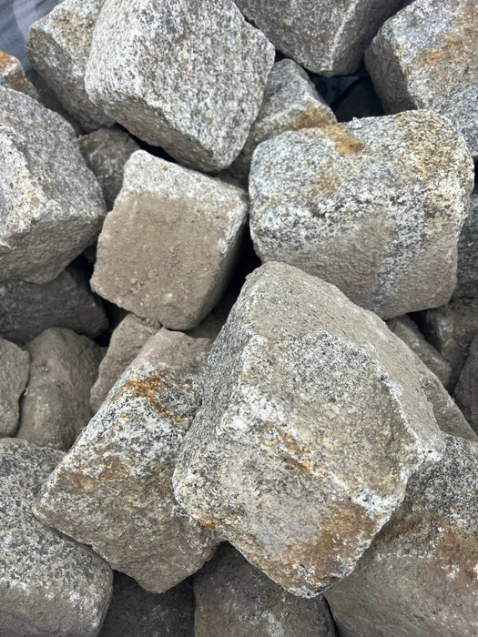 Store grå granit brosten til udendørs belægning – brugte slagge