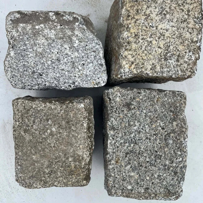 Store grå granit brosten til bæredygtig belægning – brugte/slidte